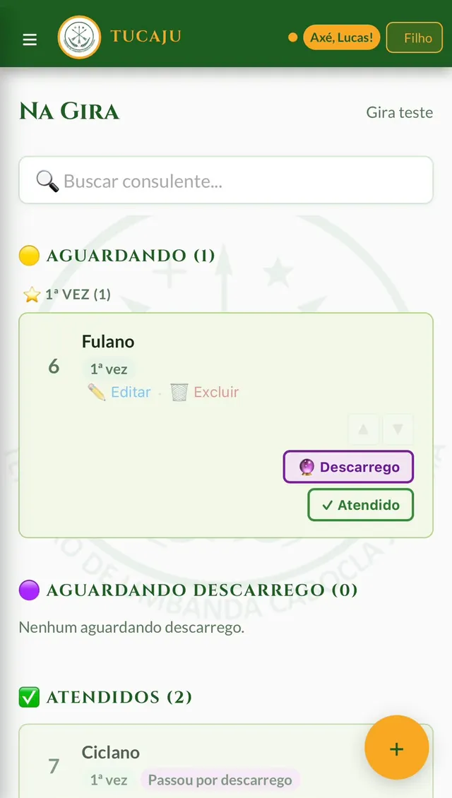 Tela Na Gira: fila de consulentes com busca, seções de aguardando, aguardando descarrego e atendidos, e botões de descarrego e atendido em cada consulente
